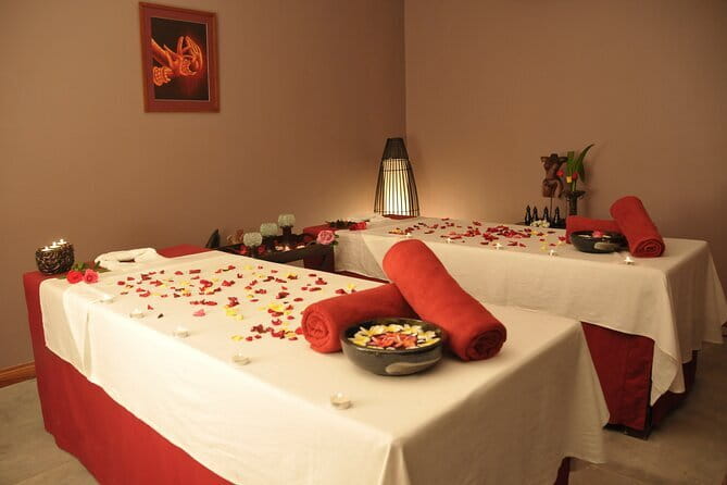Apsara Indulgence 4 Hands Massage in Phnom Penh - Who should book this experience?