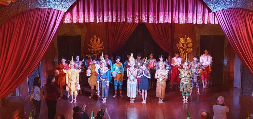 Apsara Theater Performance include dinner & Hotel pick up - The seating question matters