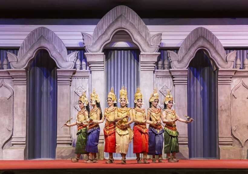 Apsara Traditional Dances & Local Buffet with Tuk-Tuk Ride - Practical details that make the night easier