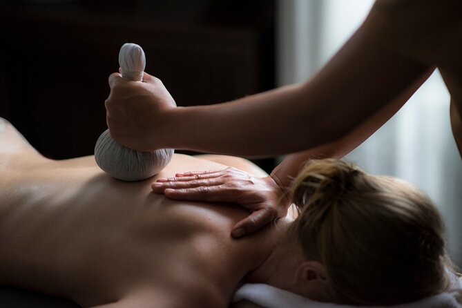 AROMATHERAPY MASSAGE 90 mins - Who should book this treatment?