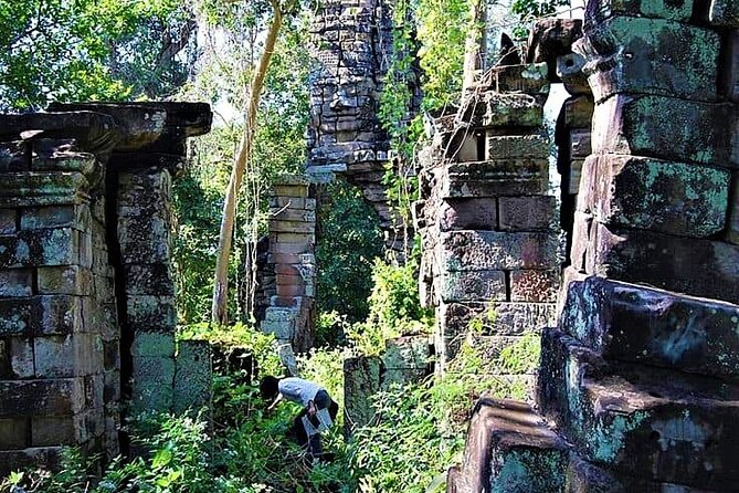 Banteay Chhmar Temple & Silk Farm Private Day Trip from Siem Reap - From silkworms to finished cloth at Angkor Silk Farm