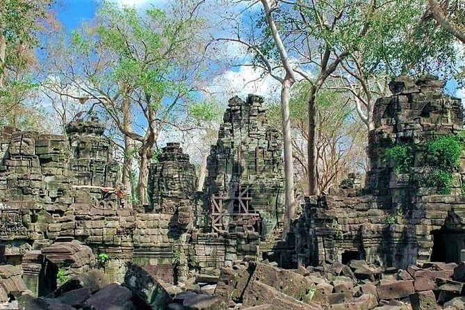 Banteay Chhmar Temple & Silk Farm Private Day Trip from Siem Reap - The long drive from Siem Reap