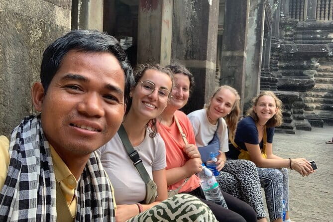 Banteay Srei Temple and Kompong Phluk Village Private Tour - Should you book Banteay Srei and Kompong Phluk?