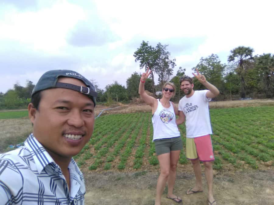 Battambang family tuktuk tour BambooTrain/Wat Banan/Bat cave - The one-track puzzle of the Bamboo Train