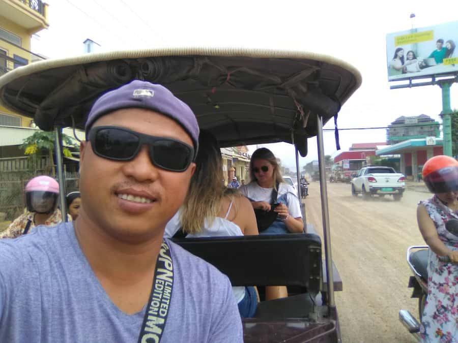 Battambang family tuktuk tour BambooTrain/Wat Banan/Bat cave - Phnom Sampeau and the killing caves