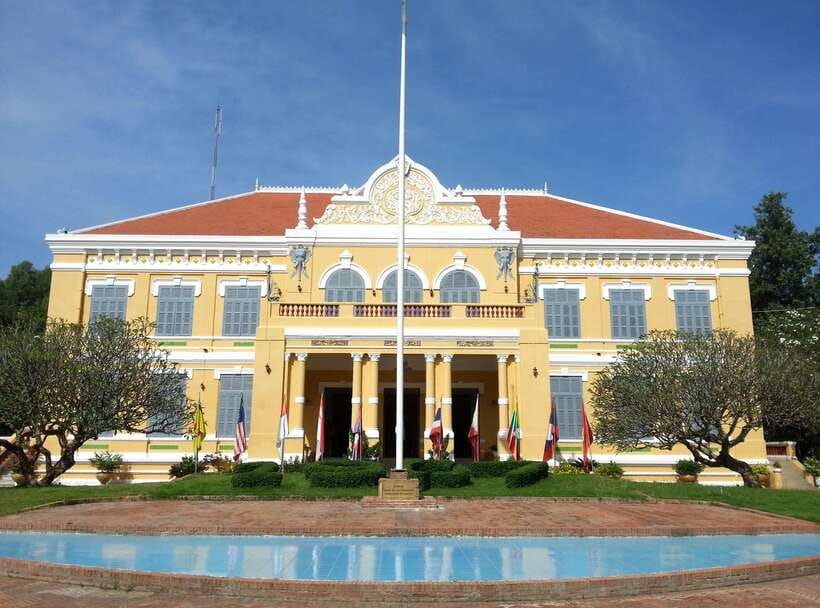 Battambang: Tuk-Tuk, Bamboo Train, Killing/Bat Caves, Sunset - Why this Battambang tour is worth your time