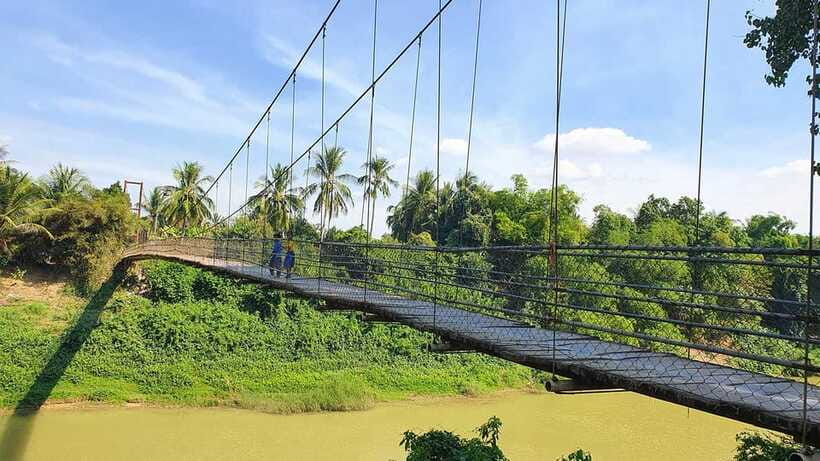 Battambang: Tuk-Tuk, Bamboo Train, Killing/Bat Caves, Sunset - Temples, monkeys, and a sunset above Battambang