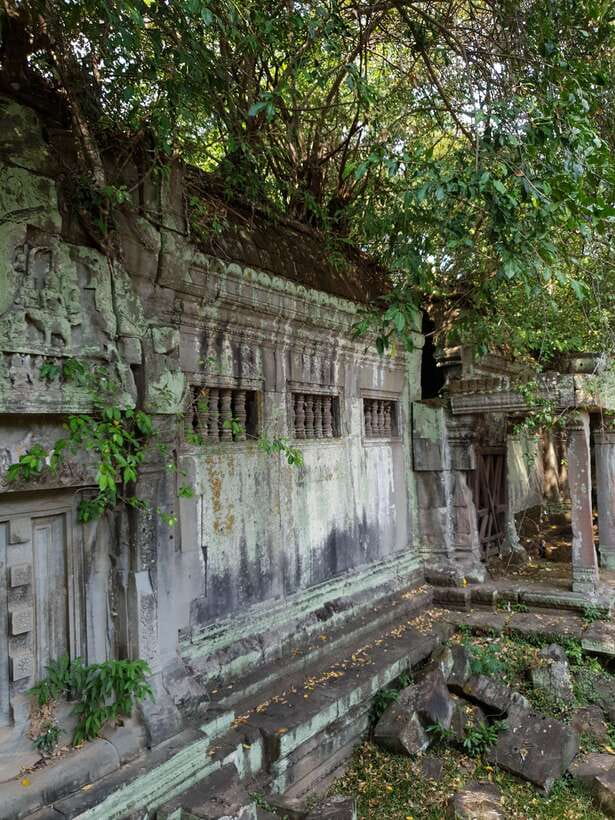 Beng Mealea, Koh Ker & Floating village Day Tour - Koh Ker and the climb to Prasat Thom
