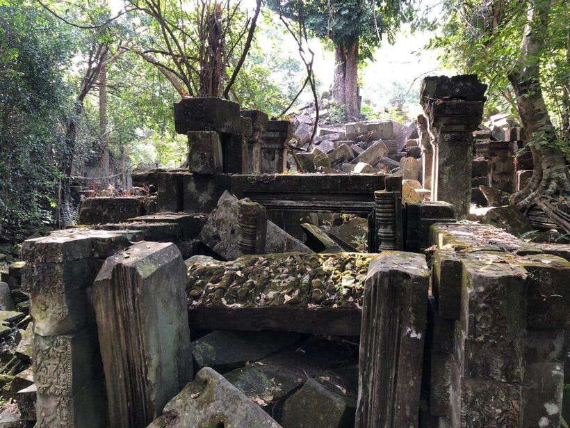 Beng Melea, Rolous Group & Kompong Phluk Floating Village - Beng Melea and its broken jungle setting