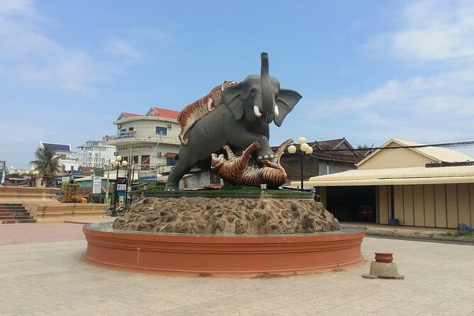 Best Driver Taxi From Siem Reap To Phnom Penh - English Speaking - Choosing Between an SUV, Alphard, and Minibus