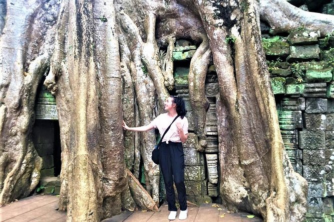 Best Temples Day Tour in Siem Reap with Sunset - Waiting for sunset at Pre Rup