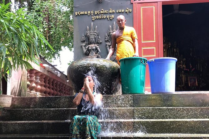 Buddhist Water Blessing and Real Life Experience with Local - What the Guide Adds to the Day