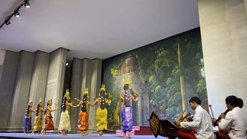 Cambodia: Absolute Traditional Dance Show with Buffet Dinner - A Cambodian dinner with a story attached