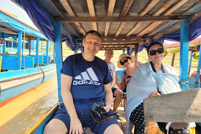 Cambodia Taxi Service - Drivers who can turn a transfer into a sightseeing day