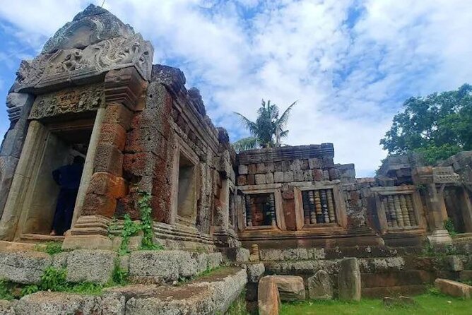 Cambodia Wildlife Sanctuary and Countryside Tour - Tonle Bati lunch and the Takeo countryside