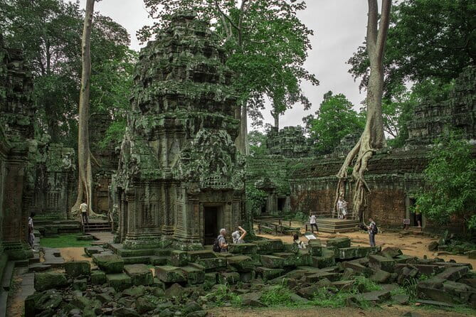 Classic Angkor Wat Sunrise Full Day Private Guide Tour - Why the 4:40 a.m. start can be worth it