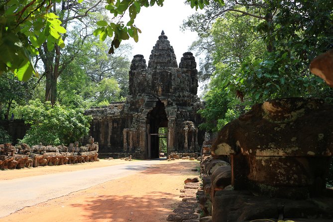 Classic Angkor Wat Sunrise or Sunset Private and Small GroupTour - Bayon and the faces of Angkor Thom