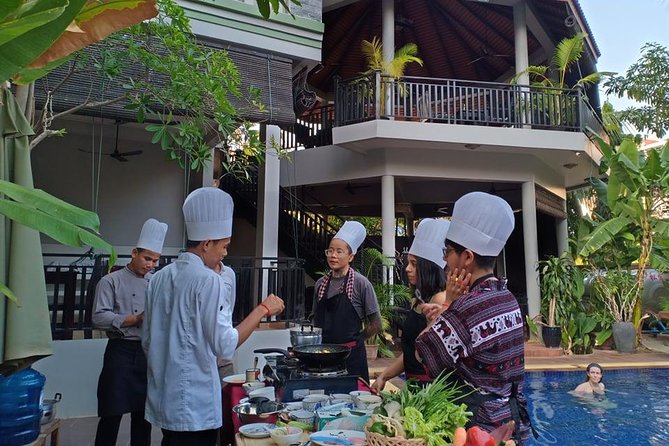 Cooking Class By Reveal Angkor Hotel Siem Reap - Psar Chaa: Starting With the Ingredients