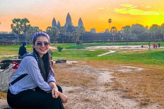 Day Tour In Phnom Penh With Bophany - Meeting Bophany at Independence Monument