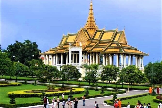 Day Trip from Sihanoukville to Phnom Penh for Cruise Passengers - The real question: is Phnom Penh close enough?