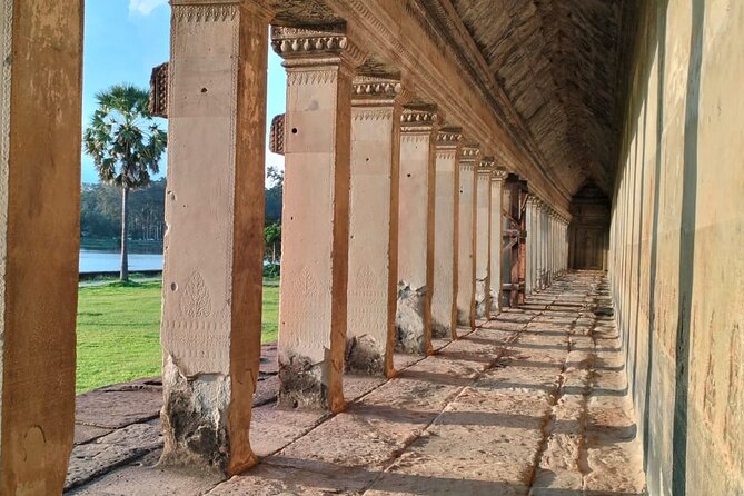Day trip Phnom Penh to Siem Reap & Return back - Bayon Temple and the faces of Angkor Thom