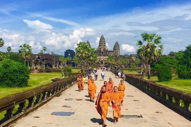 Discover Cambodia 8 Days from Siem Reap to Koh Trong -Phnom Penh - Villages, spiders, and the road to Phnom Penh