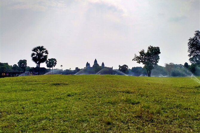 Discover Cambodia 8 Days from Siem Reap to Koh Trong -Phnom Penh - Phnom Penh’s royal center and painful past