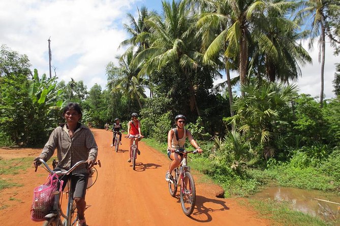 East Corner of Siem Reap - Roluos Group & Countryside - Lunch, coconut water, and a proper midday pause
