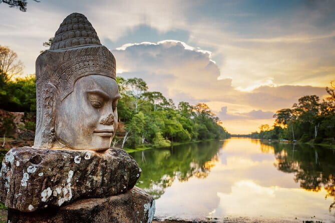 Exclusive Angkor temples and Small group temples tours - Angkor Thom and the Faces of Bayon