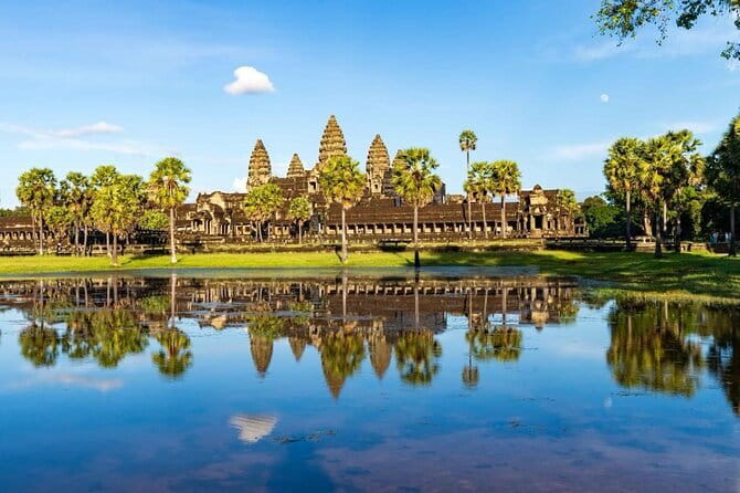 Explore Angkor Sunrise Spectacle a Full Day Temples Tour - Breakfast and Angkor Thom’s South Gate