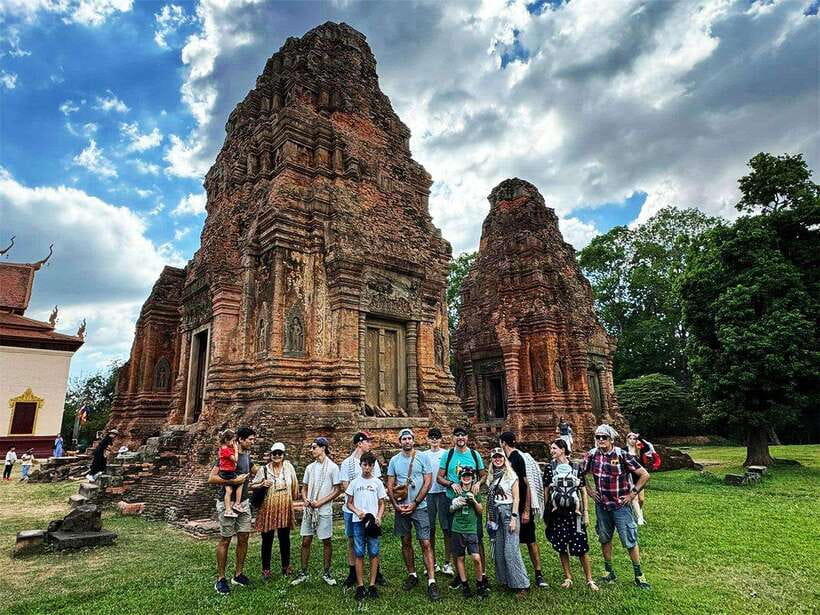 Explore Angkor Temple Sunset With Tour Guided - Lunch and the useful one-hour pause