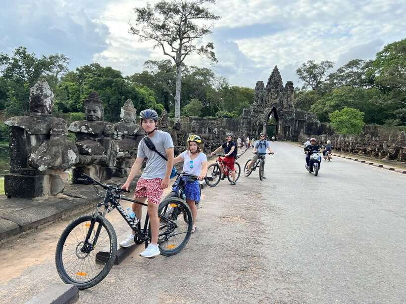Explore Angkor Wat by Bike and Sunset - 11:00 am: Ta Prohm and the jungle setting
