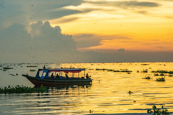 Explore The Kampong Pluk Floating Village - The Artisan School and Old Market Finish