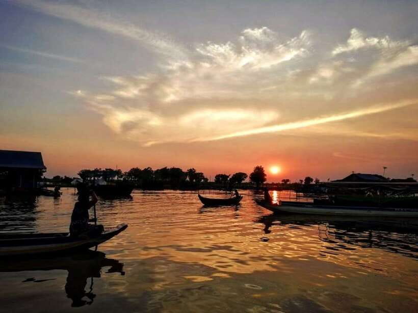 Floating Village and Tonlé Sap Sunset Tour - The 30-minute motorboat ride to the village