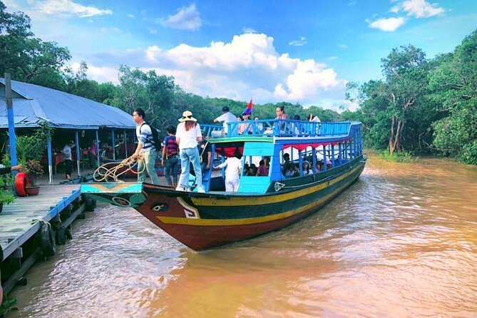 Floating Village-Mangrove Forest Private Tonle Sap Lake Boat Tour - The morning pickup and private road time