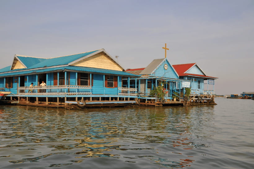 Floating Village Tour with Khmer Meal & Beer - Sunset over Tonle Sap with a drink