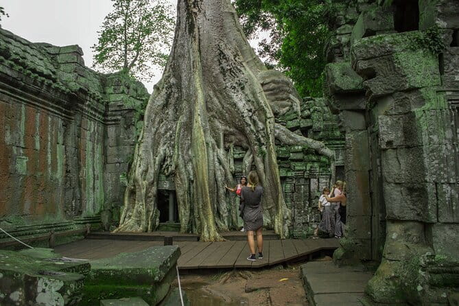 (Free eSim) Classic Angkor Wat Sunrise Full Day Tour - What to wear and pack for the temple day