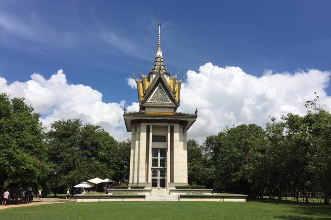 ( Free eSim) Phnom Penh Historical Full Day Tour - Central Market: 90 minutes under Phnom Penh’s yellow dome