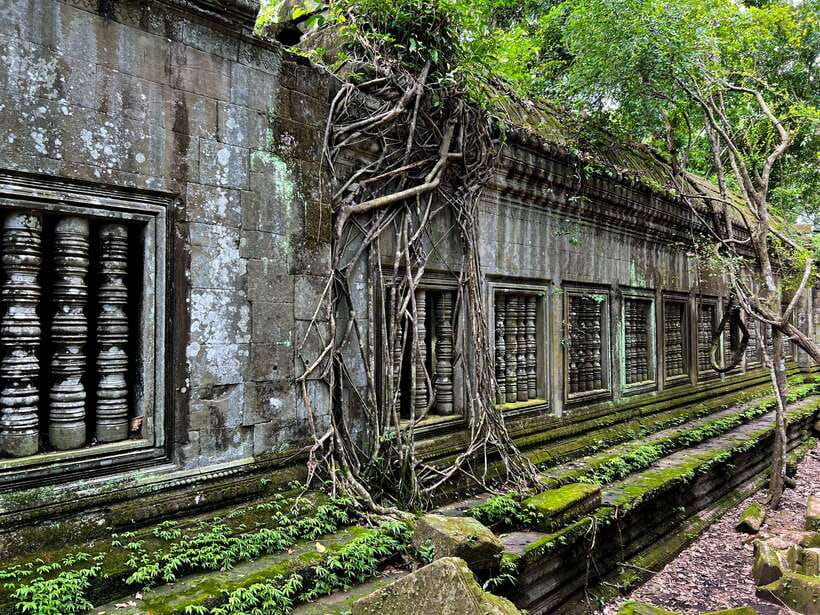 From Koh Ker: Full-Day Private Tour of Cambodian Temples - The guide can make or break a long day