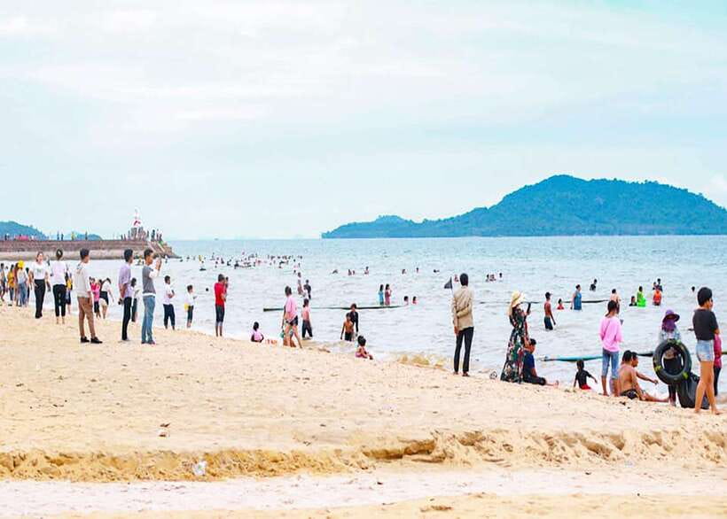 From Phnom Penh: Kampot and Kep Day Trip with English Guide - Brateak Krola and the quieter middle of the day