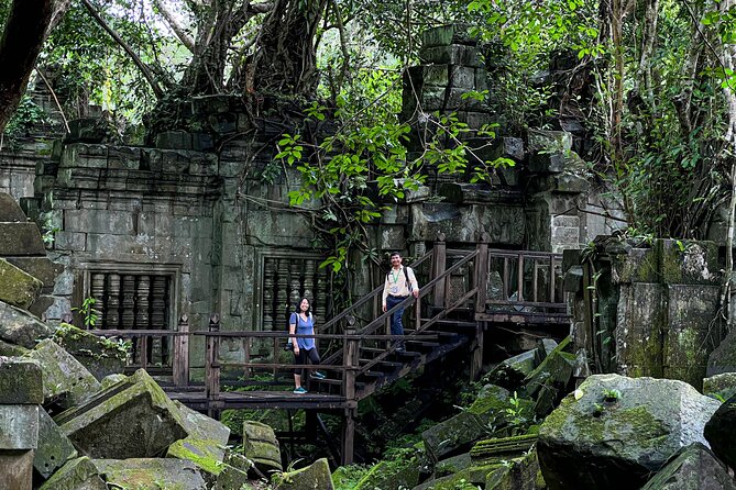 From Siem Reap: Angkor Wat and Floating Village 3-Day Trip - Guides, drivers, and the small comforts
