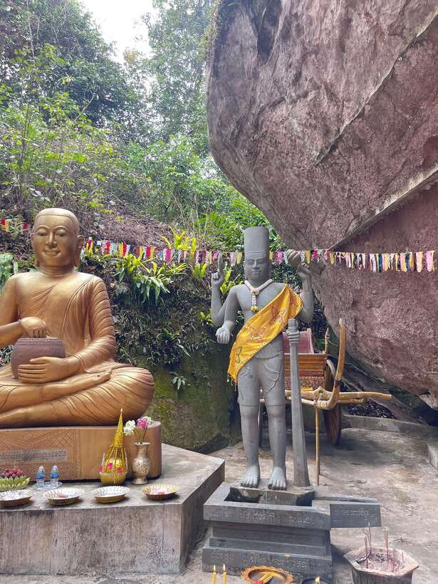 From Siem Reap: Banteay Srei and Kulen Waterfall Guided Tour - The guide can make or break the mountain day