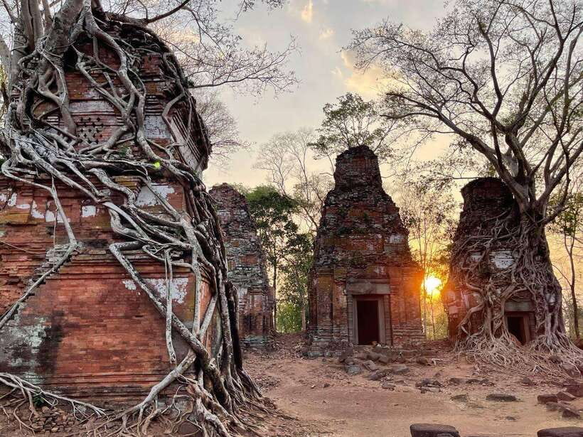 From Siem Reap: Koh Ker and Beng Mealea Temples Tour - Beng Mealea: sandstone, jungle, and fallen courtyards