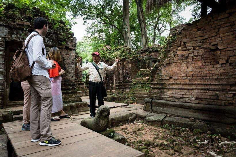 From Siem Reap: Koh Ker and Beng Mealea Temples Tour - The early pickup and road into rural Cambodia
