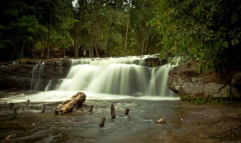From Siem Reap: Small-Group Phnom Kulen Waterfall Day Tour - The two-hour road to Kulen Mountain