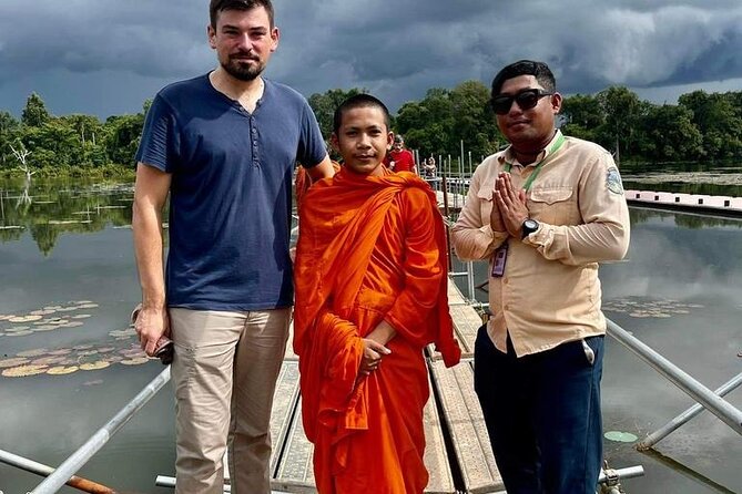 Full-Day 'Big Tour' with Sunset at Phnom Bakheng - Phnom Bakheng closes the day with a sunset attempt