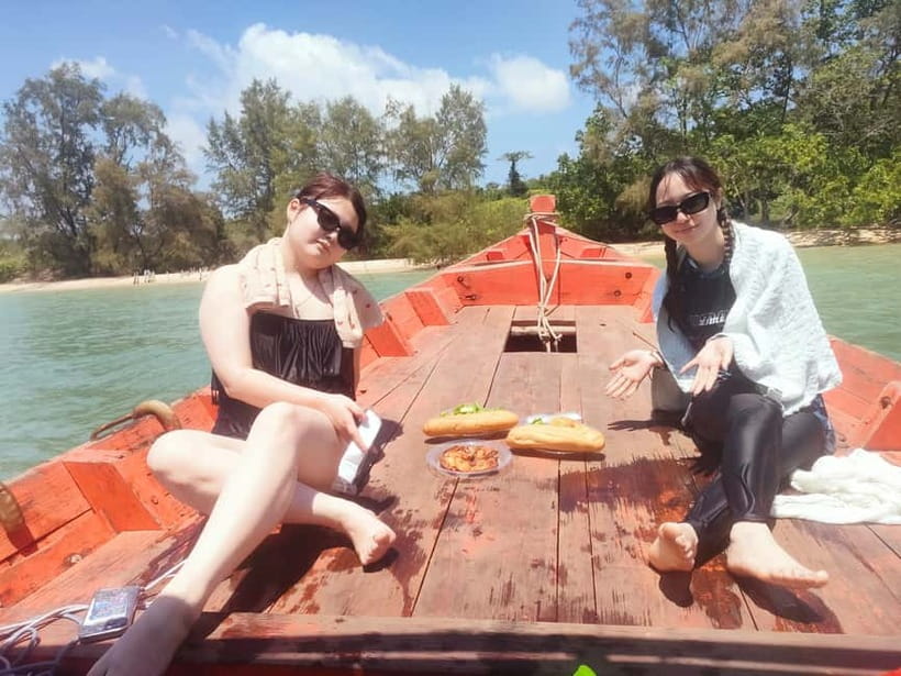 Full Day City Tour with A Boat Trip to 2 Islands - Phsar Leu Market for Souvenirs