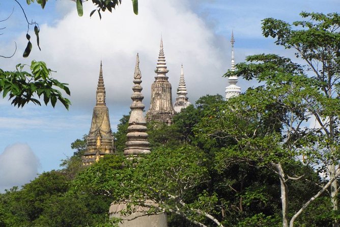 Full-Day Discover Oudong Mountain-Former Capital City & Phnom Penh City Tours - Reaching the top of Oudong Mountain