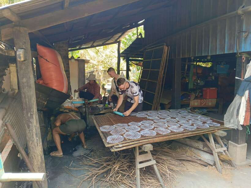 Full-day: Handicraft, Bamboo train, Killing cave, Bat Cave - Ek Phnom Temple, the northern landmark
