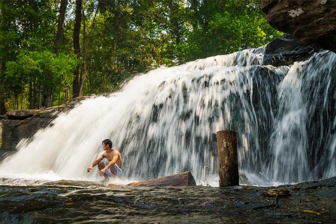 Full-Day Kulen Waterfall & 1000 Lingas Join-in Tour - Starting from Siem Reap in an air-conditioned minivan